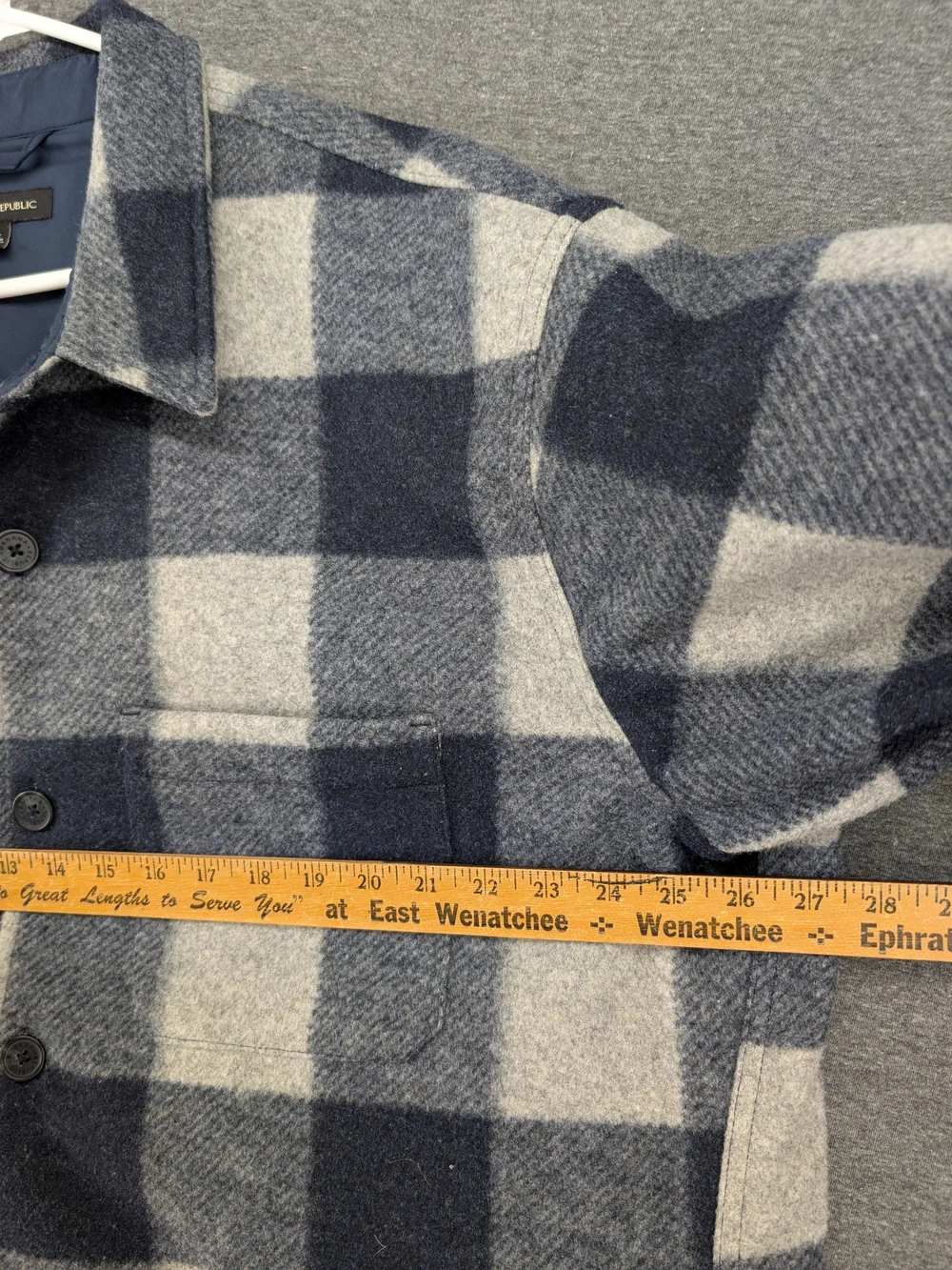 Banana Republic Men's Navy & Gray Plaid Wool Overshirt